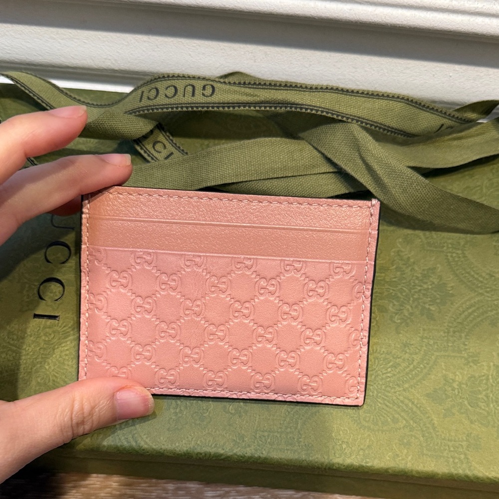 Like new Gucci Blush Pink Card Holder